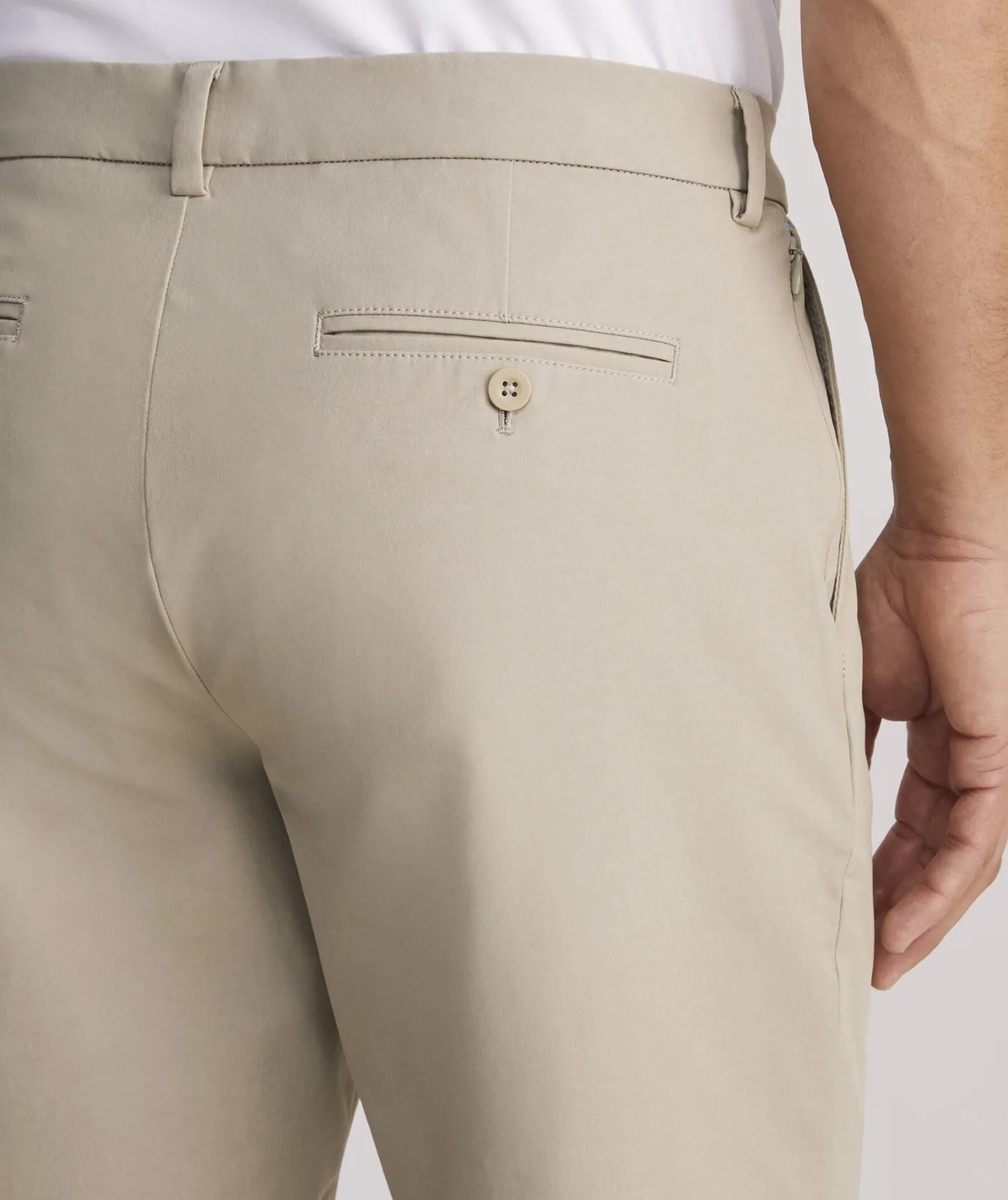 Shorts<Vineyard Vines 9 Inch On-The-Go Shorts Khaki